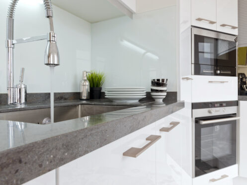 Touchless kitchen faucet